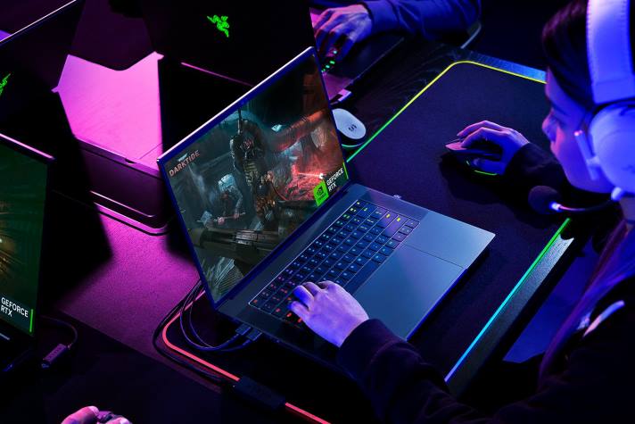 Razer персонализирайте вашето острие 16 един цвят лаптоп P4N67